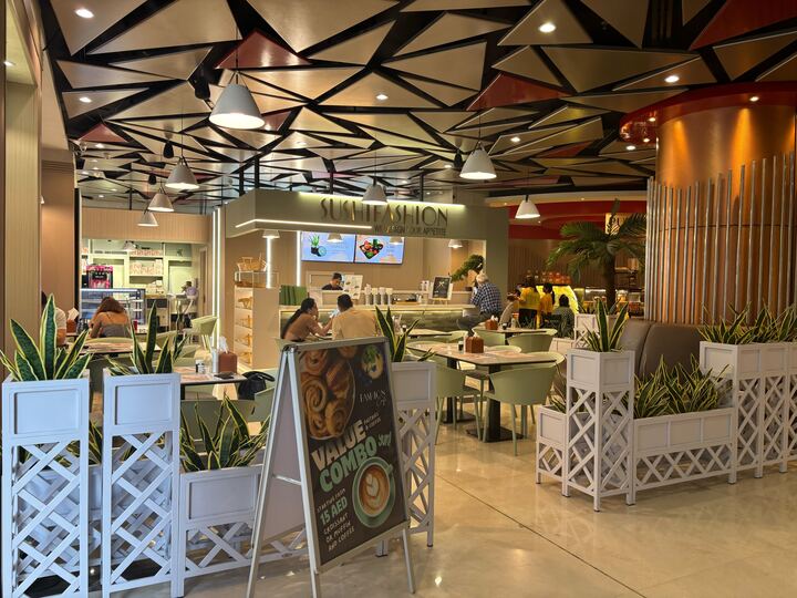 Sushi Fashion restaurant in Trade Centre, Dubai