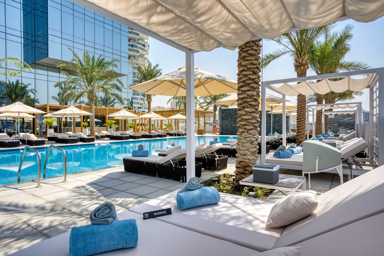 Lime Pool Bar restaurant in Palm Jumeirah, Dubai